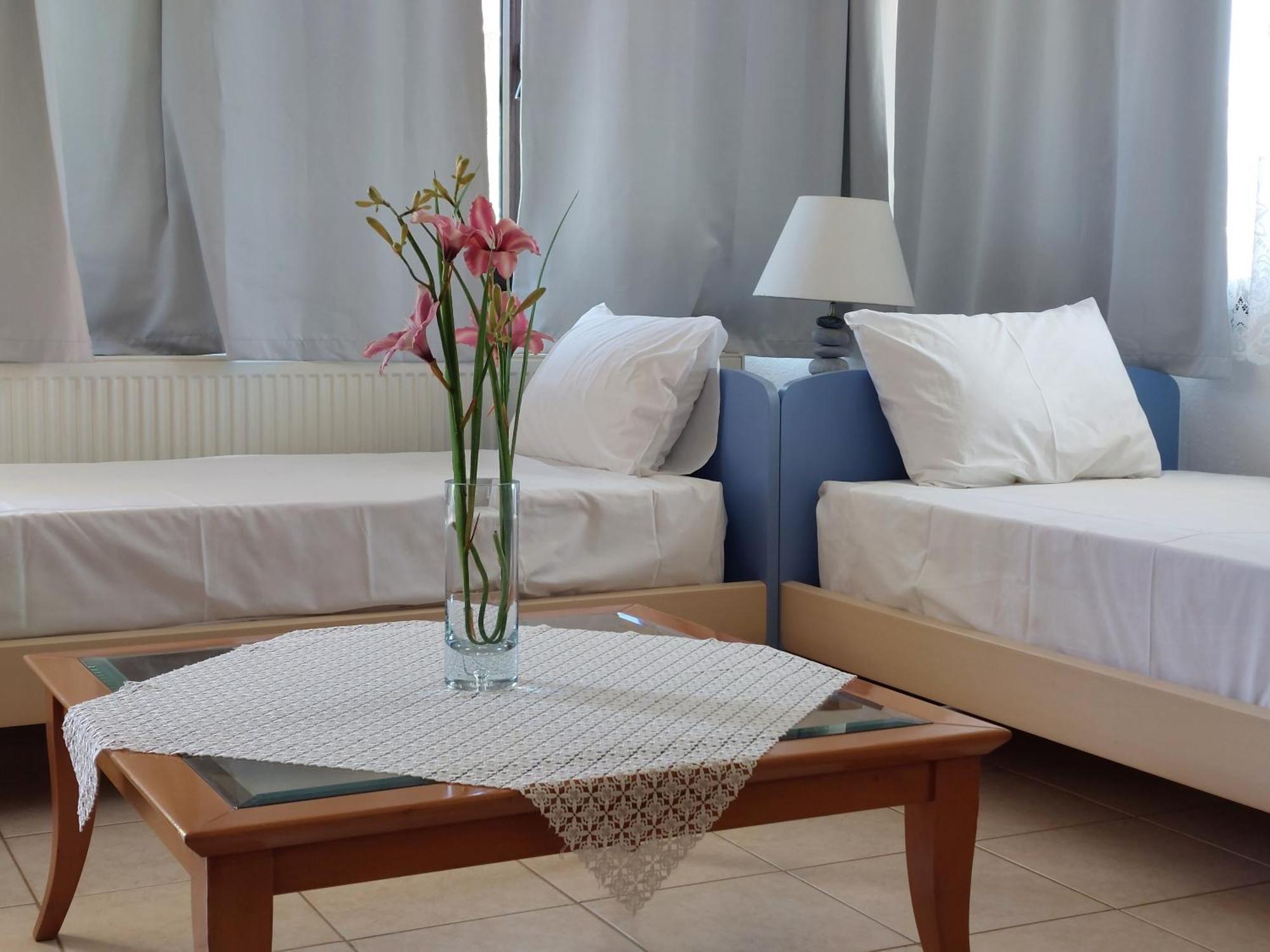 Dora'S House Comfortable Apartment With A Yard And View Pyrgadikia Exterior foto